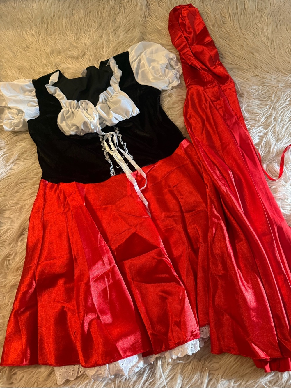 Women’s little red riding hood costume (C9)